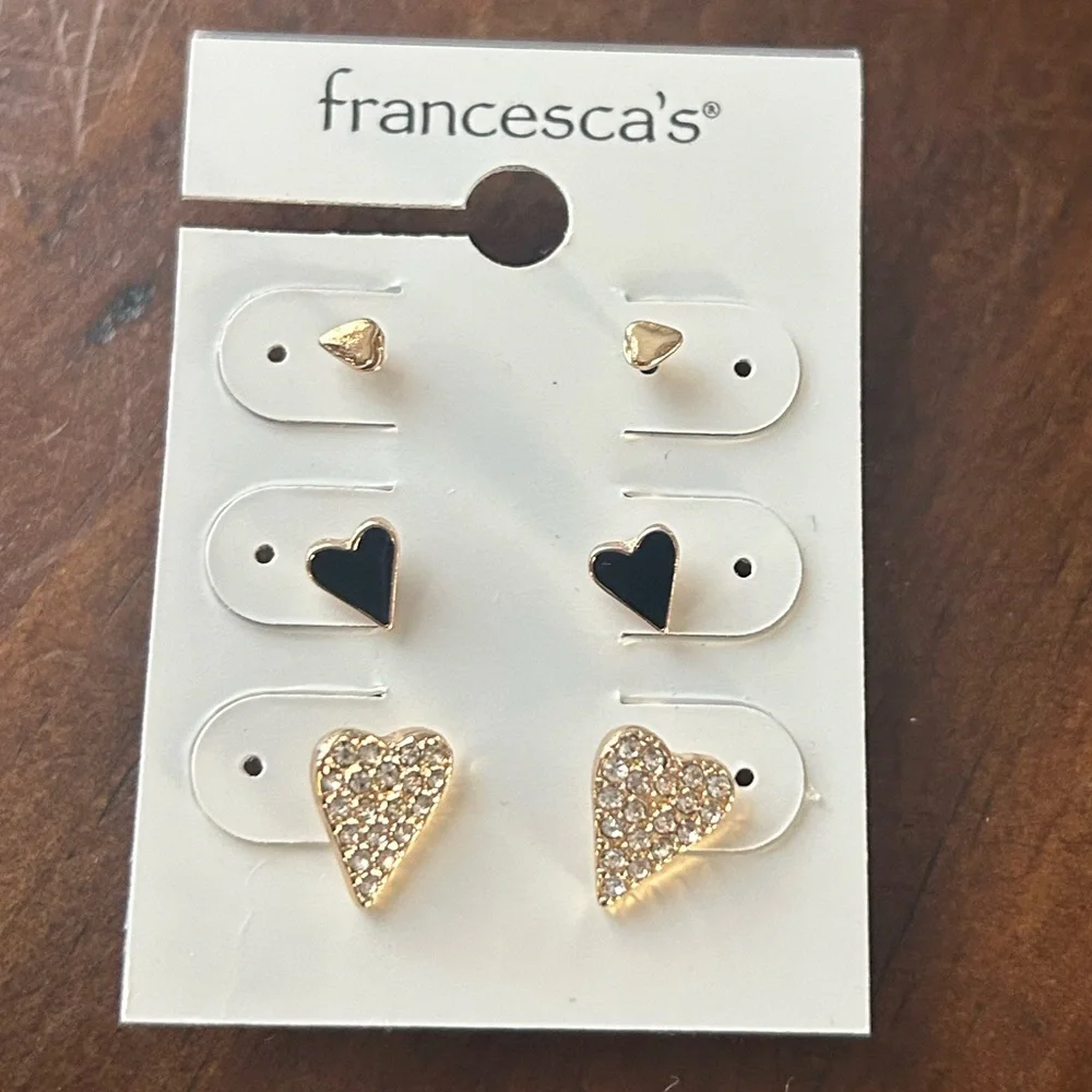 New Francesca’s Joana Gold Tone and Black Heart Earring Set - Picture 5 of 7